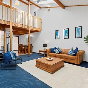 21 Cottesloe Steps To - Sleeps 3 Apartment