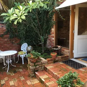 Gorgeous Studio 2 Minutes From The Heart Of Subiaco Apartment
